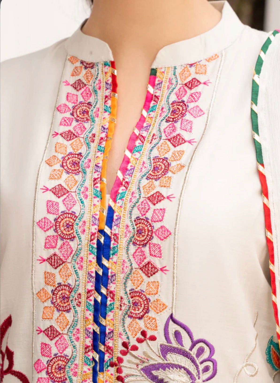 Elegant Floral Embroidered Cream Kurti Set