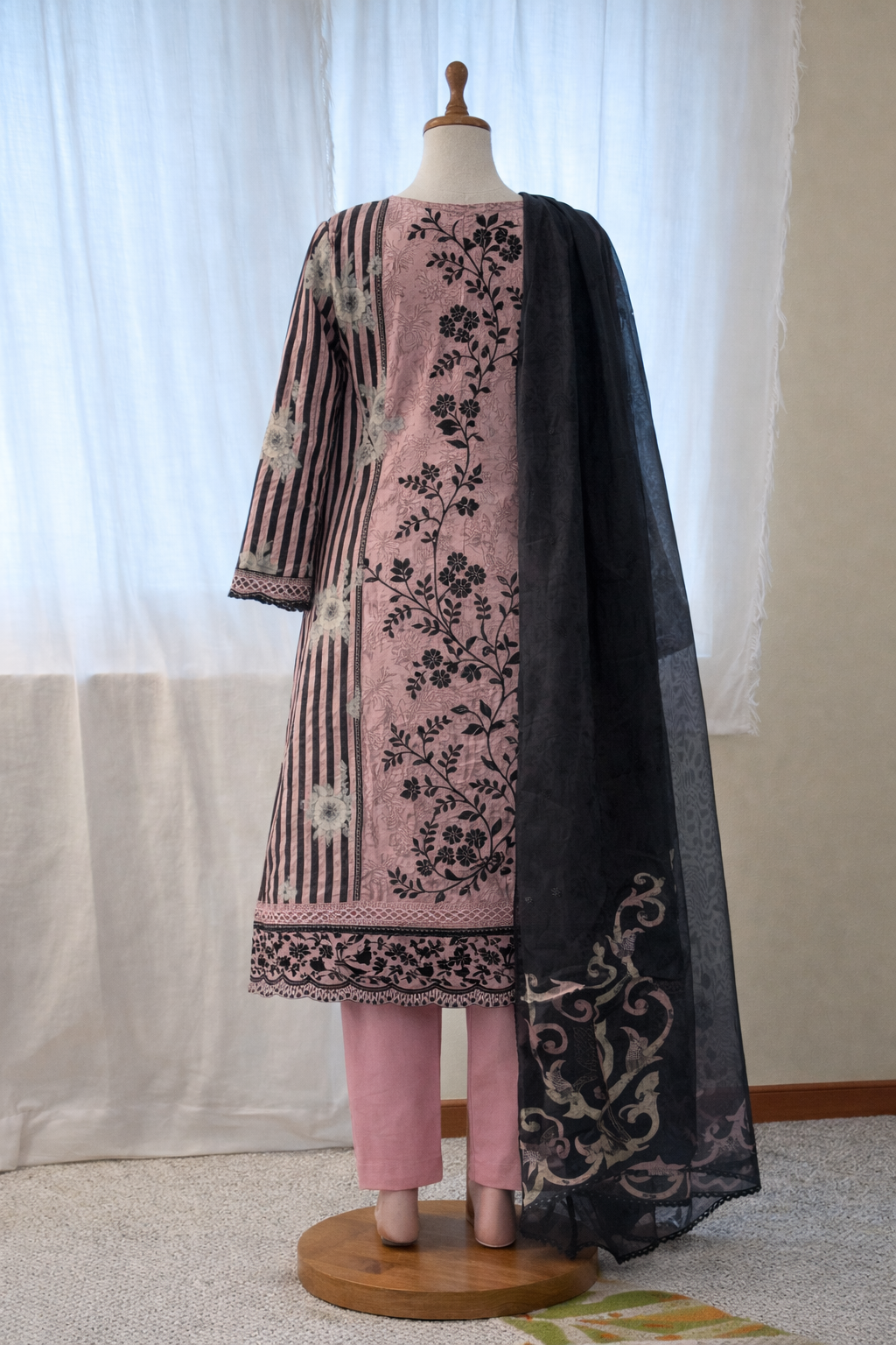 Elegant Pink & Black Embroidered 3-Piece Salwar Kameez Set