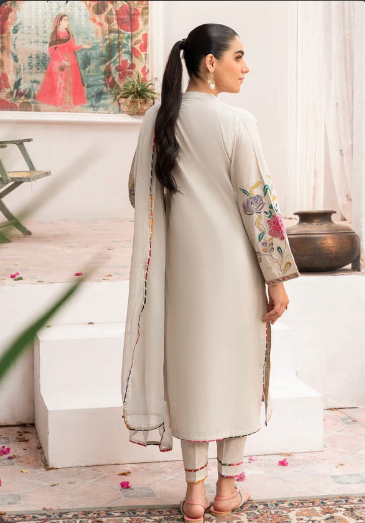 Elegant Floral Embroidered Cream Kurti Set