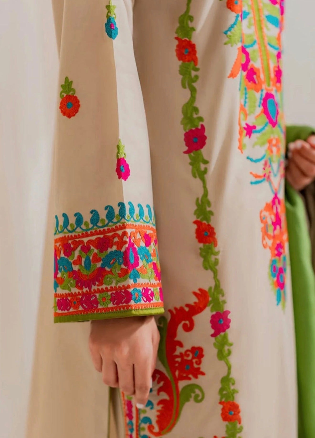 Elegant Beige Embroidered Salwar Kameez with Green Dupatta ✨