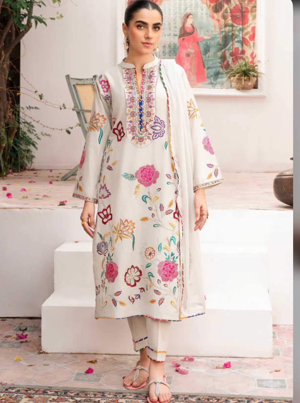 Elegant Floral Embroidered Cream Kurti Set