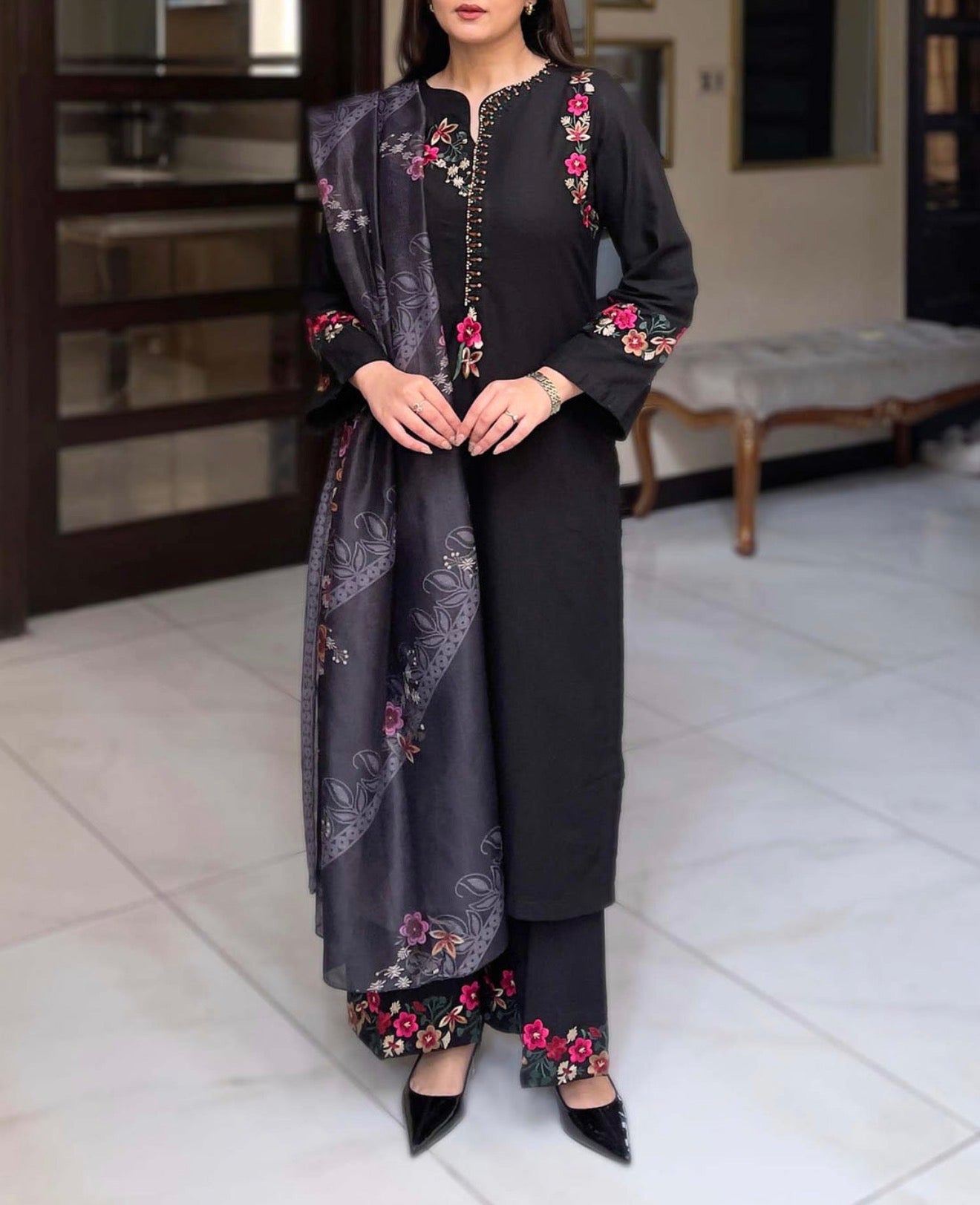 Elegant Black Floral Embroidered Lawn Salwar Kameez